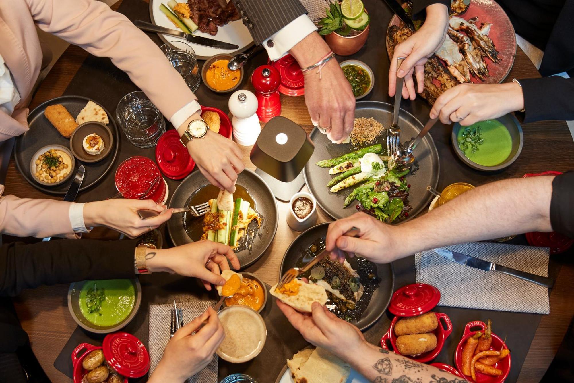 فندق شتايغنبيرغر هامبورغ المظهر الخارجي الصورة A selection of tapas
